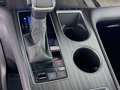 Used 2024 Toyota Sienna Platinum image 22