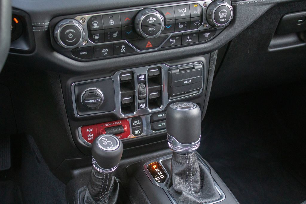 Used 2025 Jeep Wrangler Unlimited Rubicon 392 AWD/4WD image 21