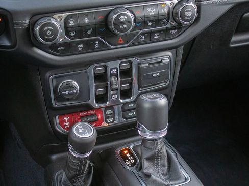 Used 2025 Jeep Wrangler Unlimited Rubicon 392 AWD/4WD image 21