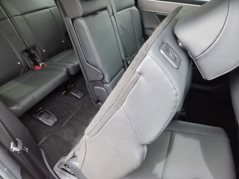 Used 2025 Hyundai Santa Fe SEL FWD image 5