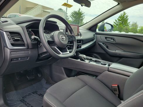Used 2024 Nissan Rogue S AWD/4WD image 19