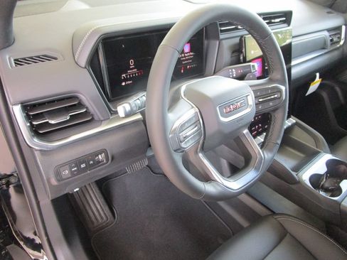 New 2027 GMC Terrain Elevation w/ Elevation Premium Package FWD image 25