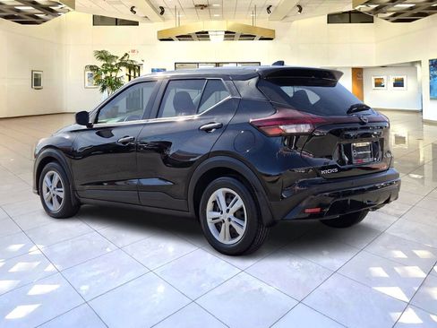 Used 2022 Nissan Kicks S w/ Interior Electronics Package FWD image 7