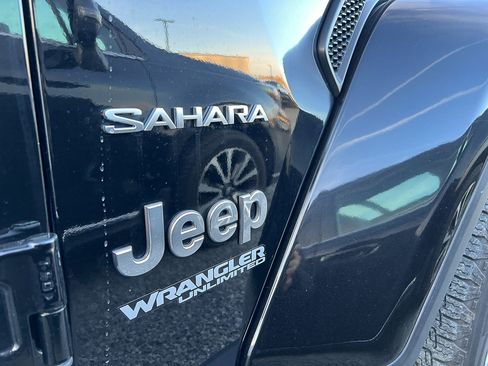 Used 2021 Jeep Wrangler Unlimited Sahara image 6
