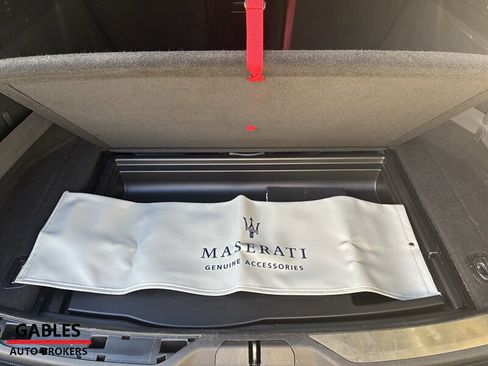 Used 2018 Maserati Levante S GranLusso image 13