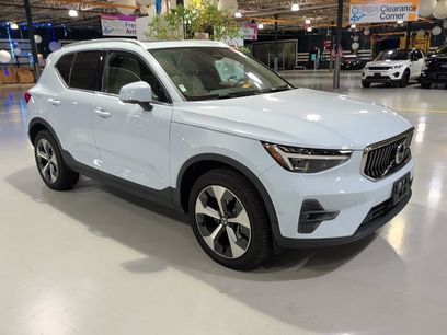 Used 2024 Volvo XC40 B5 Plus w/ Protection Package Premier