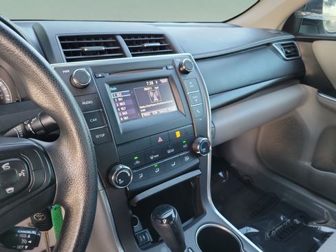 Used 2015 Toyota Camry LE FWD image 23