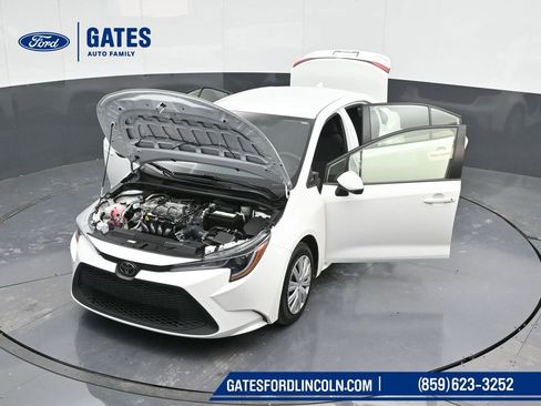 Used 2022 Toyota Corolla LE image 37