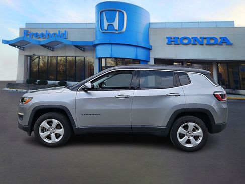 Used 2018 Jeep Compass Latitude w/ Popular Equipment Group AWD/4WD image 4