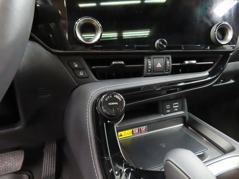 Used 2025 Lexus NX 300h AWD w/ Luxury Package image 53