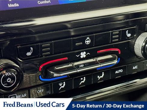 Used 2023 Jeep Grand Cherokee Limited image 23