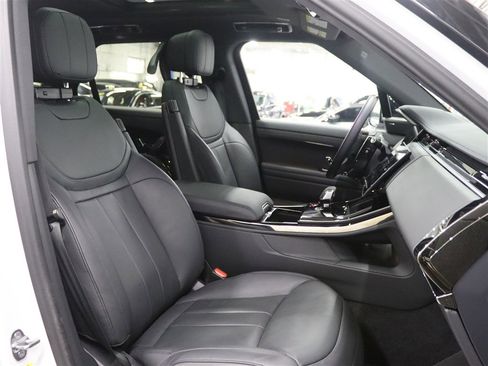 Used 2024 Land Rover Range Rover Sport SE image 20