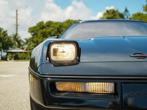 Used 1990 Chevrolet Corvette ZR-1 RWD image 64