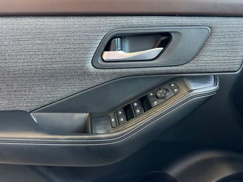 Used 2021 Nissan Rogue SV FWD image 15