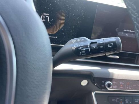 Certified 2025 Kia Carnival EX FWD image 29