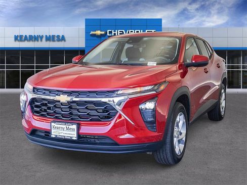 New 2026 Chevrolet Trax LS w/ LS Convenience Package image 3