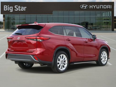 Used 2022 Toyota Highlander Limited image 4