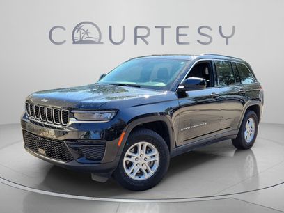 Certified 2025 Jeep Grand Cherokee Laredo w/ Trailer Tow Package