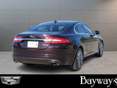 Used 2013 Jaguar XF image 5