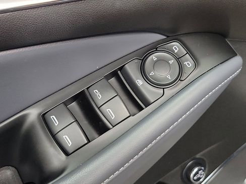 Used 2024 Buick Enclave Essence w/ Sport Touring Edition image 20