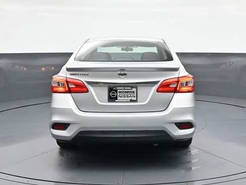 Used 2017 Nissan Sentra S w/ S Style Package FWD image 6
