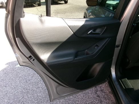 Used 2026 Chevrolet Equinox LT FWD image 17