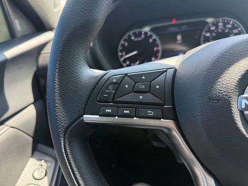 Used 2025 Nissan Sentra SV FWD image 23