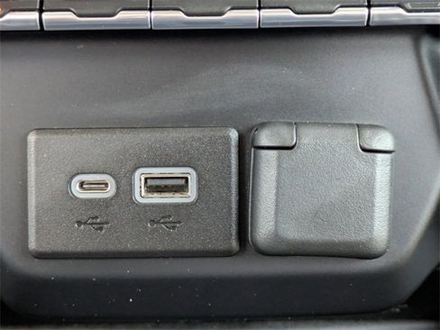 Used 2020 Chevrolet Silverado 1500 RST image 26