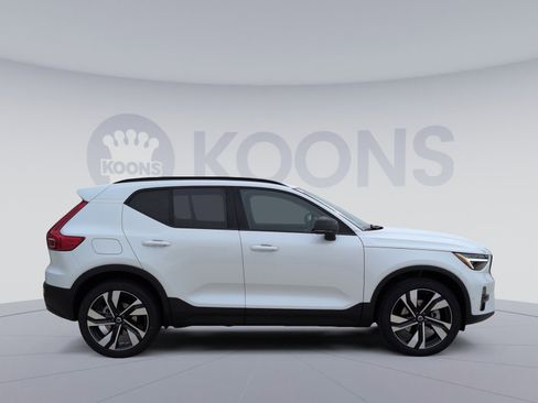 New 2026 Volvo XC40 B5 Ultra w/ Protection Package Premier image 8