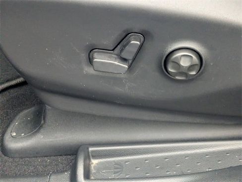 New 2026 Chrysler Pacifica Select image 13