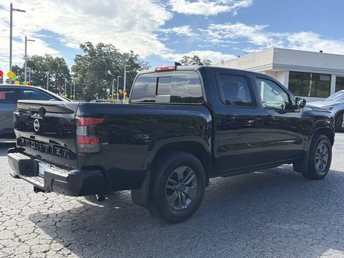Used 2026 Nissan Frontier SV w/ Tow Package RWD image 6