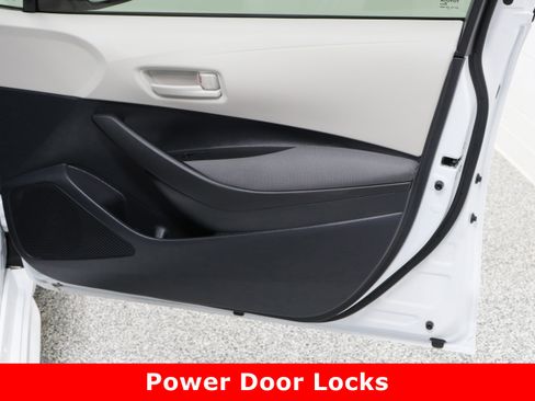 Certified 2025 Toyota Corolla LE image 31