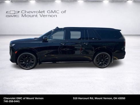 Used 2024 Cadillac Escalade ESV Sport w/ LPO, ONYX Package AWD/4WD image 36