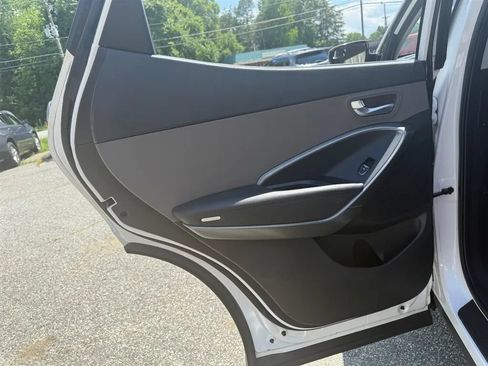 Used 2018 Hyundai Santa Fe Sport FWD image 26
