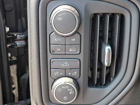 Used 2021 Chevrolet Silverado 1500 Custom AWD/4WD image 17