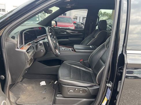 Used 2021 Cadillac Escalade Premium Luxury AWD/4WD image 6