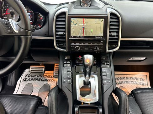 Used 2014 Porsche Cayenne S image 26