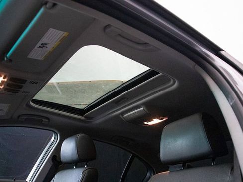 Used 2011 BMW 328i xDrive Sedan image 27