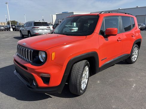 Used 2020 Jeep Renegade Latitude w/ Cold Weather Group image 7