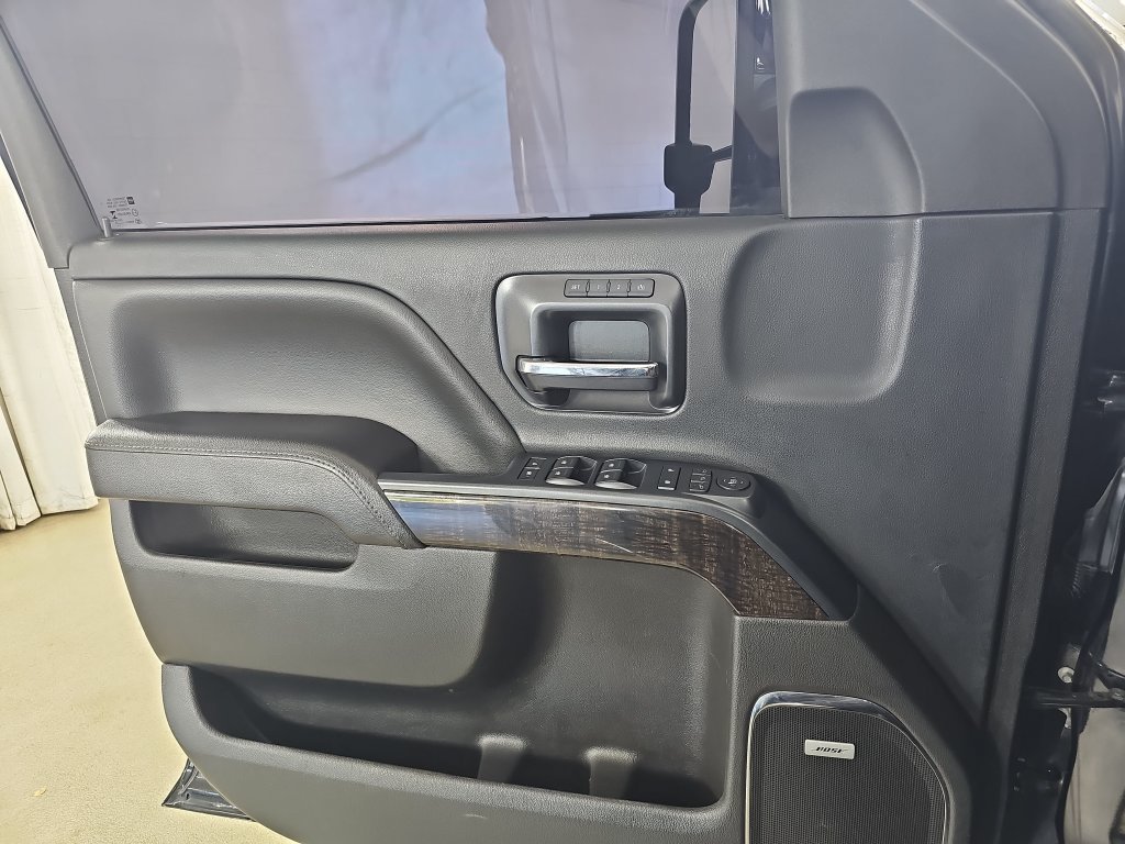 Used 2015 GMC Sierra 2500 Denali AWD/4WD image 32