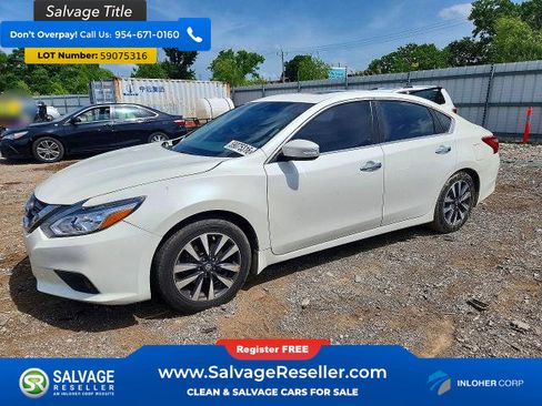 Used 2017 Nissan Altima 2.5 SV w/ Convenience Package FWD image 1