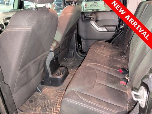 Used 2015 Jeep Wrangler Unlimited Sahara w/ Connectivity Group image 16