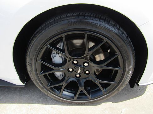 Used 2019 Ford Mustang Coupe w/ Ecoboost Performance Package RWD image 7