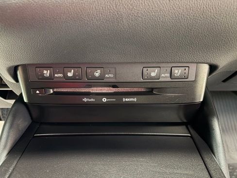 Used 2019 Lexus ES 300h 300h Luxury w/ Premium Package image 20