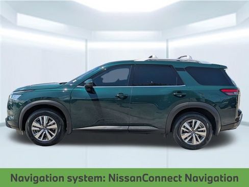 Used 2023 Nissan Pathfinder SL AWD/4WD image 2