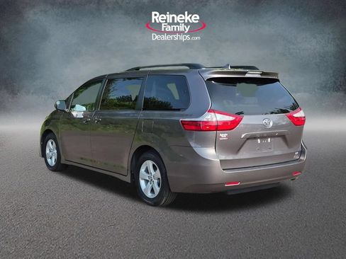 Used 2019 Toyota Sienna LE FWD image 8