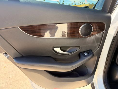 Used 2017 Mercedes-Benz GLC 300 image 32