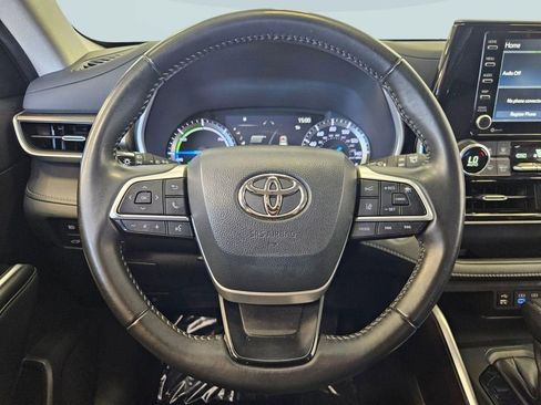 Used 2022 Toyota Highlander XLE AWD/4WD image 14