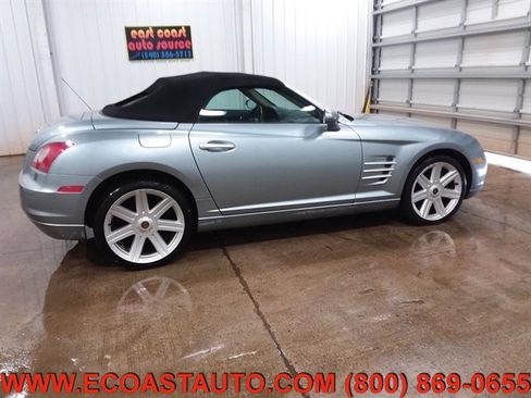 Used 2005 Chrysler Crossfire Limited image 2