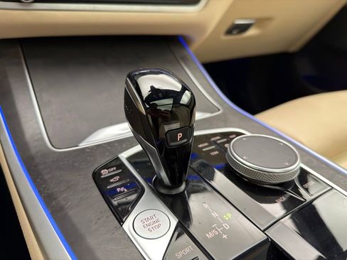 Used 2022 BMW X5 xDrive40i w/ Parking Assistance Package image 10